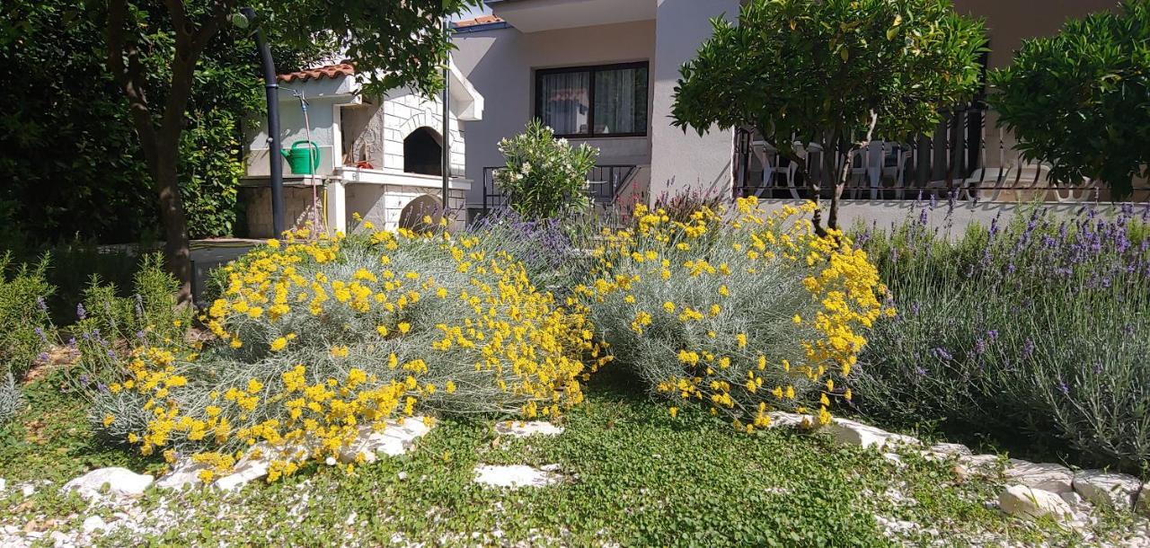 Holiday home Ruzmarin Trogir Dış mekan fotoğraf